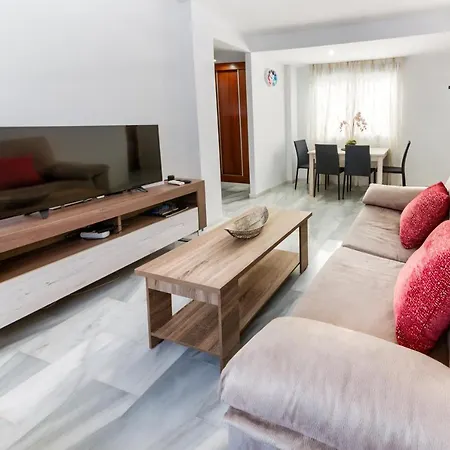 Holidays2malaga Salitre Cerca Estacion Ave & Fibra Wifi Apartamento