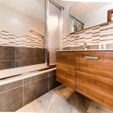 Holidays2malaga Salitre Cerca Estacion Ave & Fibra Wifi 아파트 *